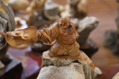 傳承崖柏文化 書寫輝煌人生