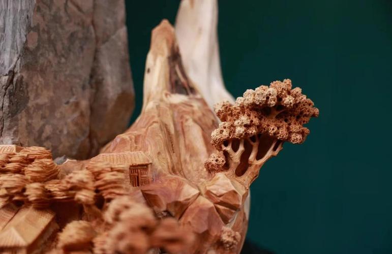 匠心獨運——崖柏根雕藝術的獨特魅力